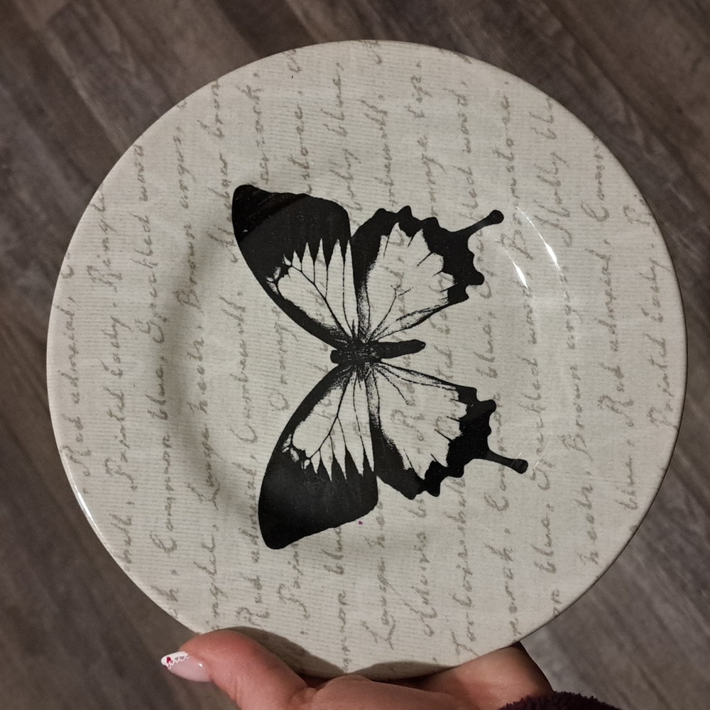 Royal Strafford Butterfly Script Plate by Andrew Tanner salad/dessert 9” plate